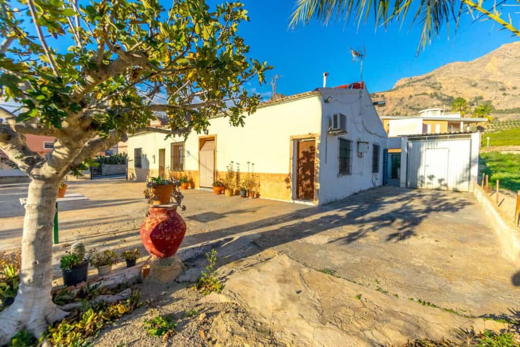 Finca - Cortijo for sale in Orihuela