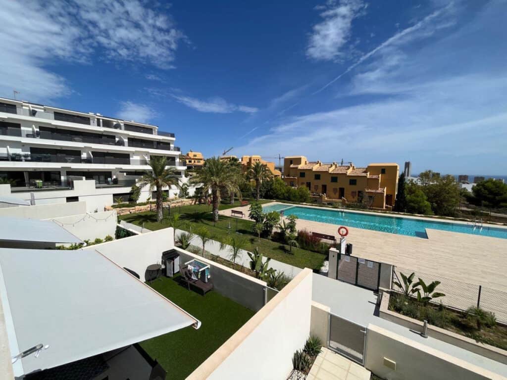 Middle Floor Apartment for sale in Finestrat