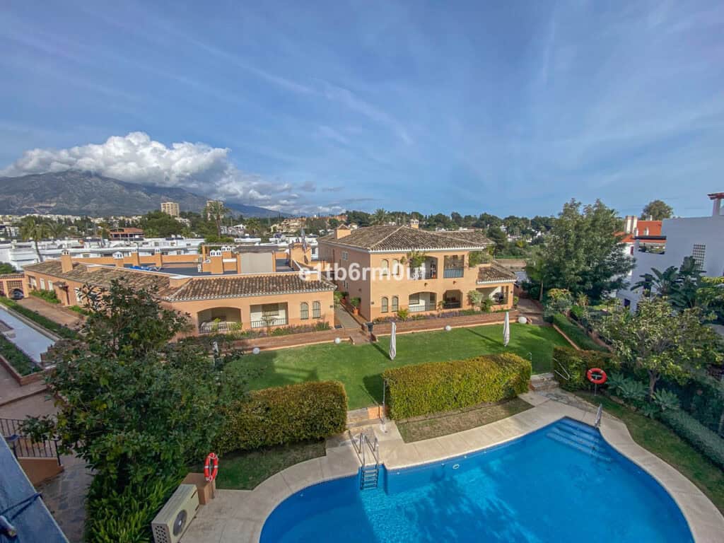 Middle Floor Apartment for sale in Nueva Andalucía