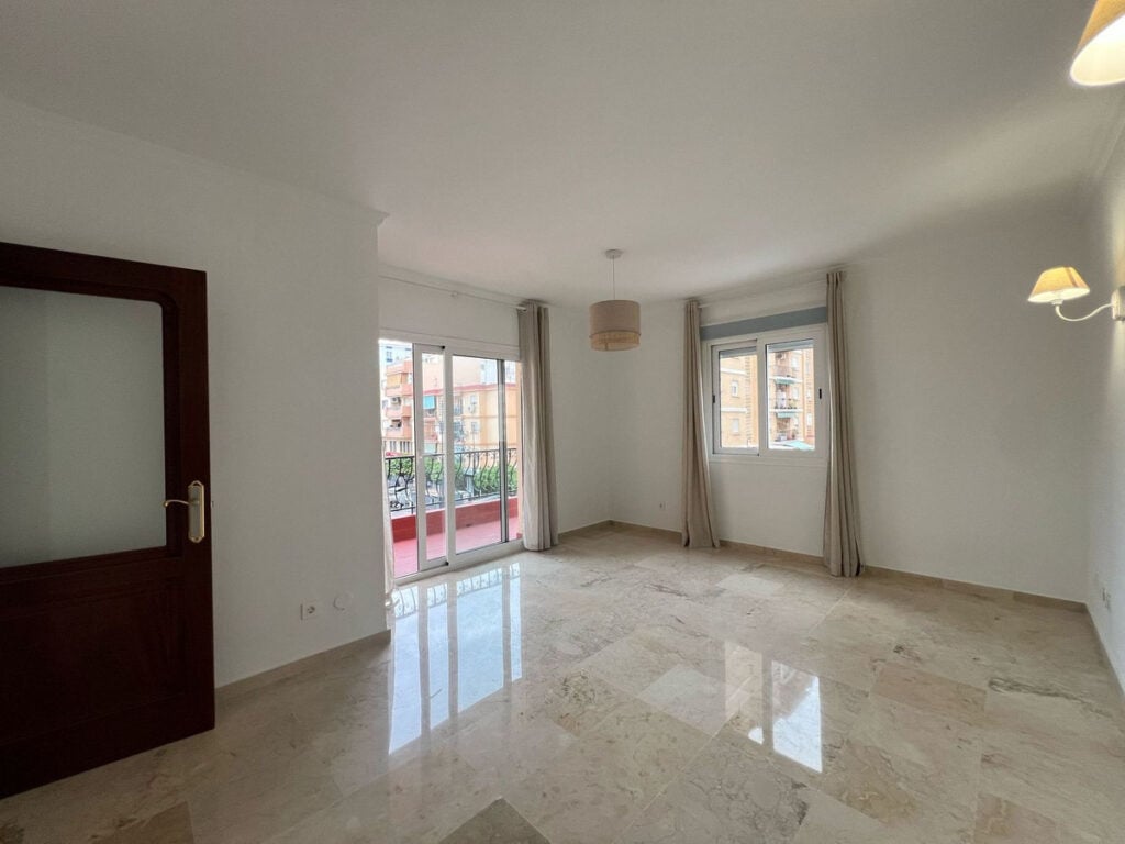 Middle Floor Apartment for sale in Fuengirola