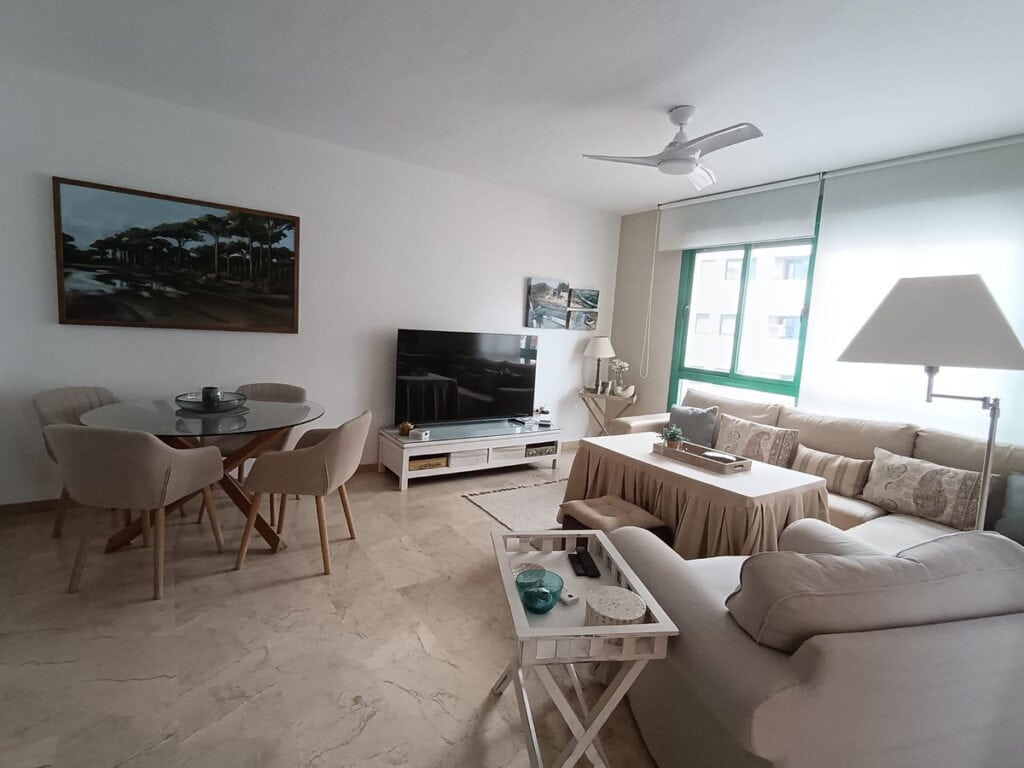 Middle Floor Apartment for sale in Estepona
