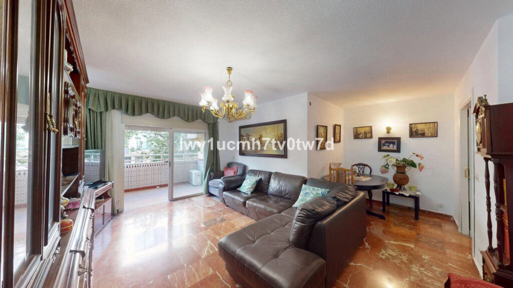 Middle Floor Apartment for sale in Málaga