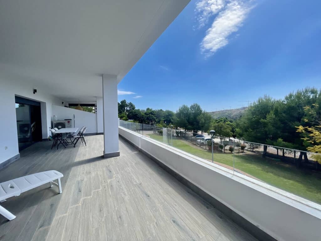 Middle Floor Apartment for sale in Estepona