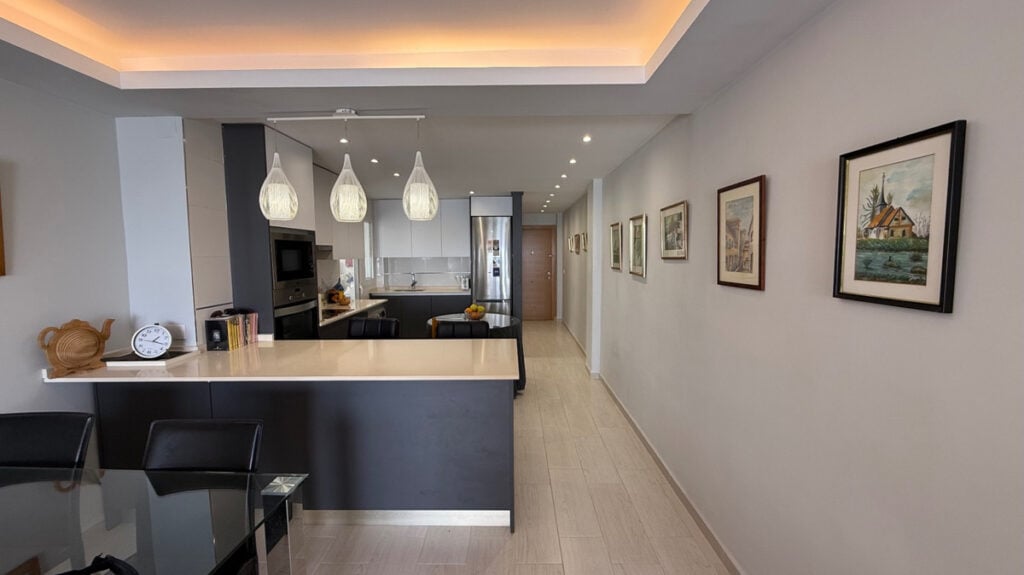 Middle Floor Apartment for sale in Torrevieja