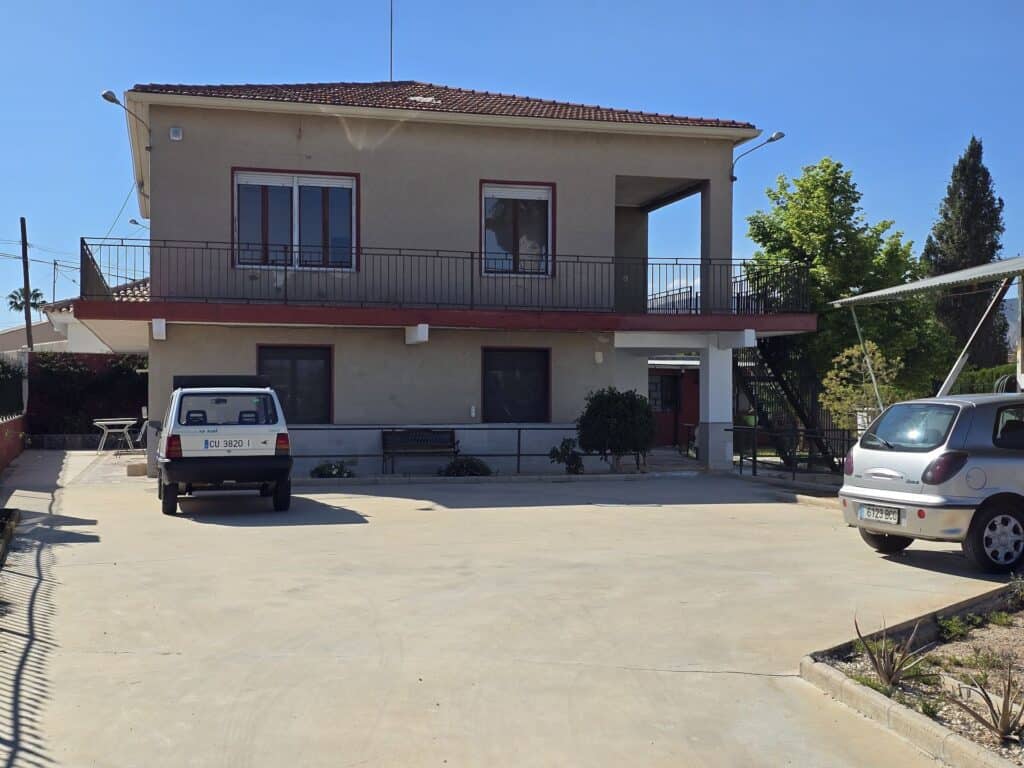 Villa for sale in Monovar