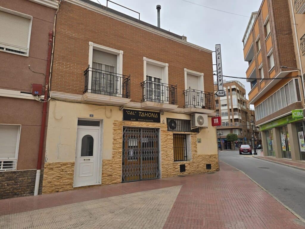 Apartment for sale in Sax