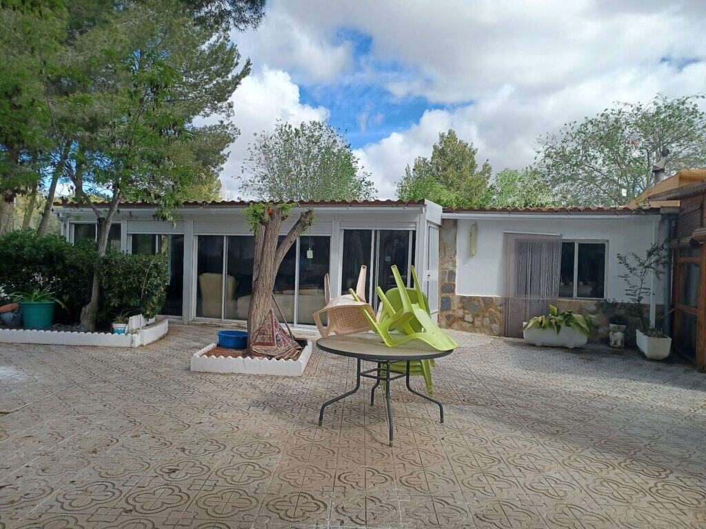 Villa for sale in Sax
