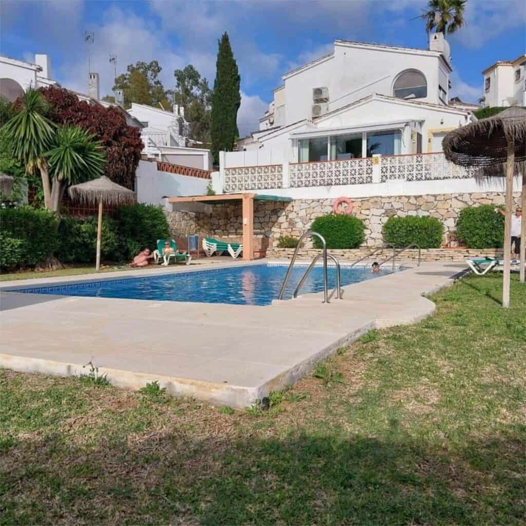 town house for Sales in Calahonda