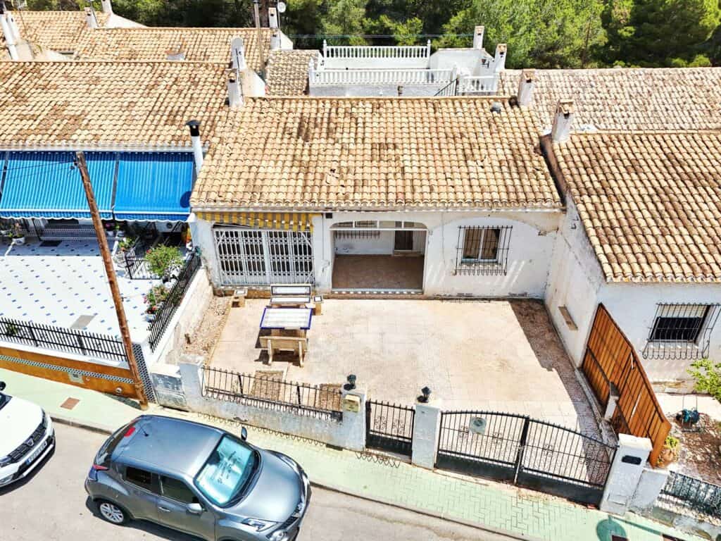 Town House for sale in Pinar de Campoverde