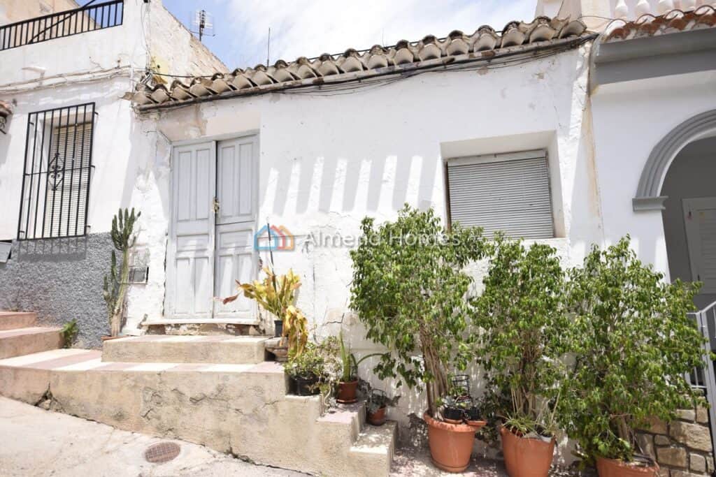 Town House for Sales in Cantoria