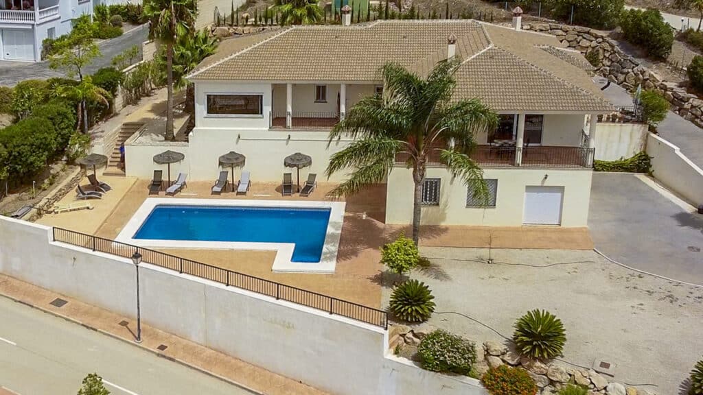 villa for sale in Periana
