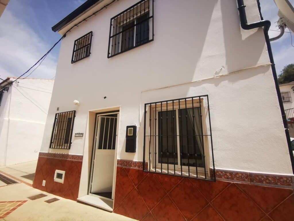 Town House for sale in Periana