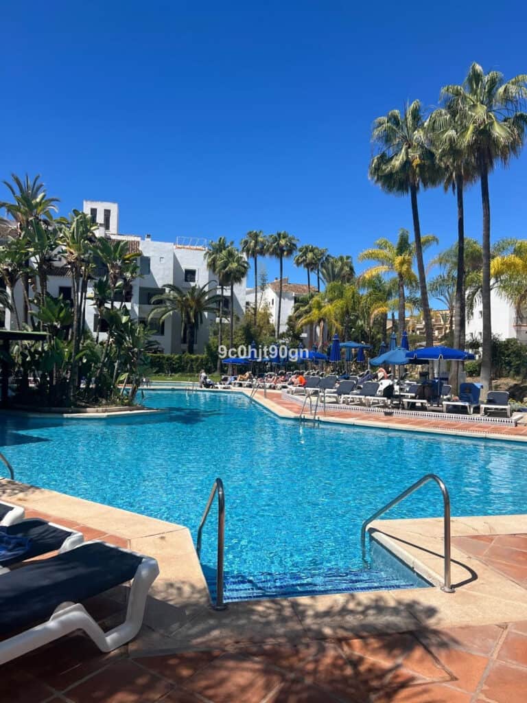 apartment for Sales in Elviria