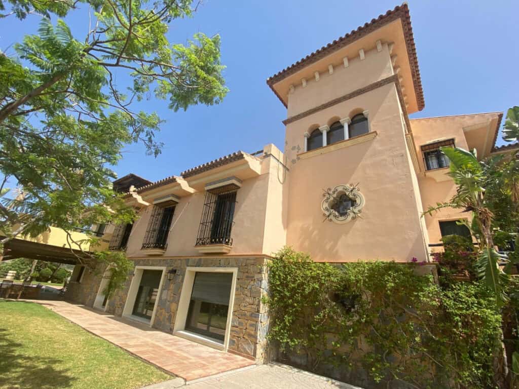 villa for Sales in La Cala De Mijas