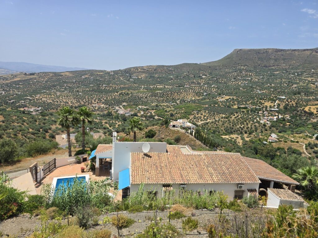 villa for sale in Alcaucin