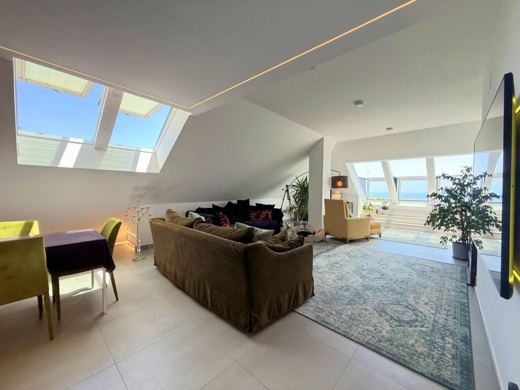 Penthouse for sale in LA DUQUESA