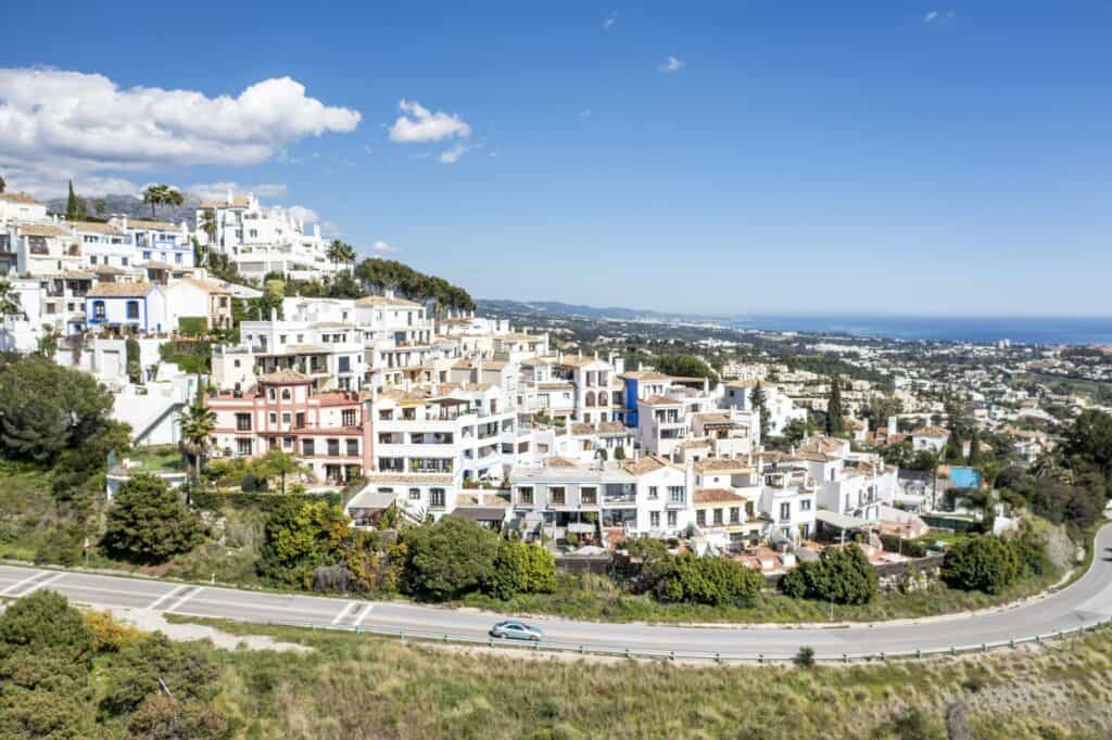 Town house for sale in Ronda road