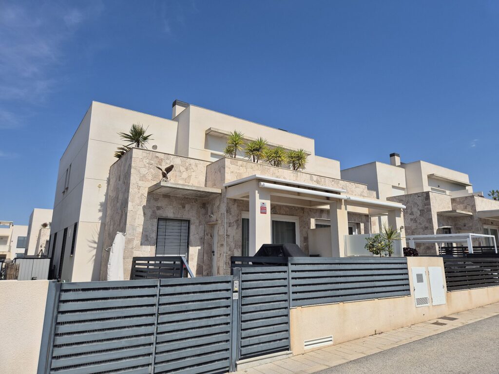 Apartment for Sales in