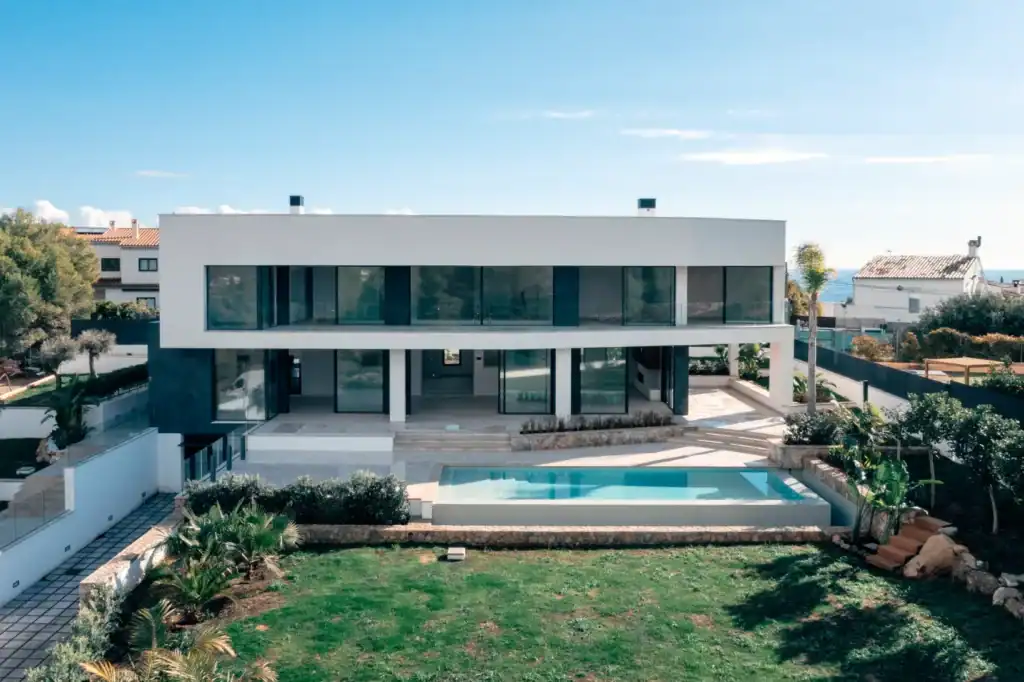Villa for sale in Cala Vinyes