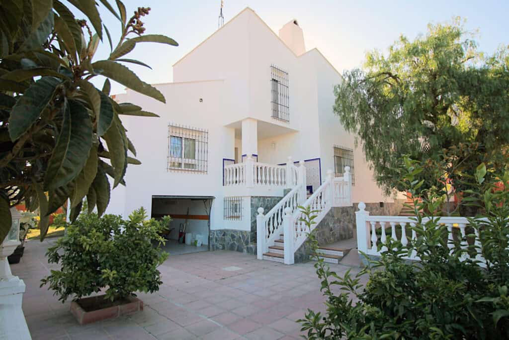 Villa for 725000 in Alhaurín de la Torre