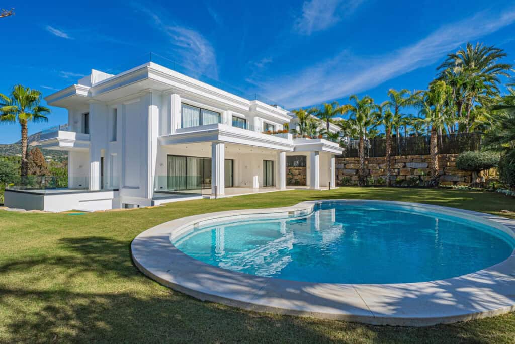 Villa for sale in The Golden Mile Málaga