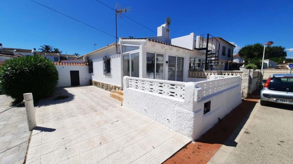villa for sale in Els Poblets
