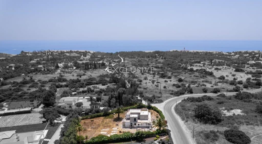 Villa for sale in CARVOEIRO