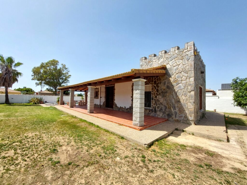 villa for sale in Chiclana De La Frontera
