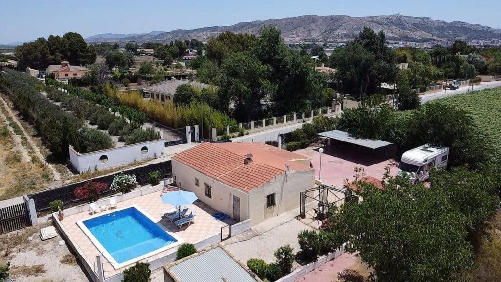 Villa for sale in Villena