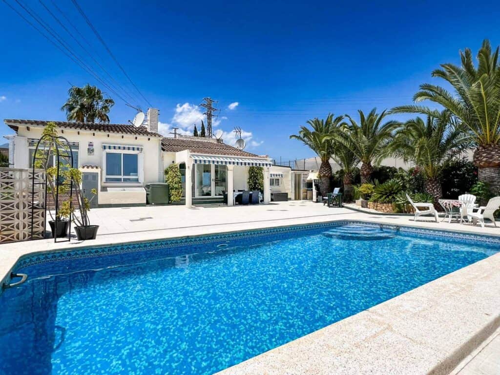 Villa for sale in La Nucía