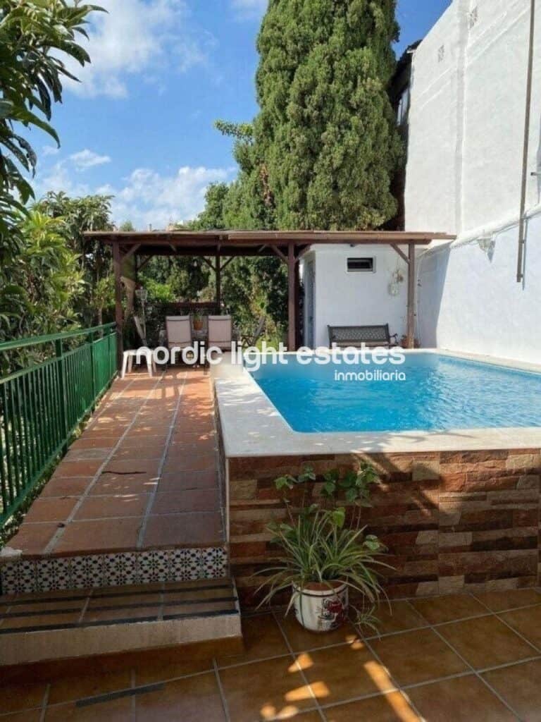 Villa for sale in Vélez-Málaga