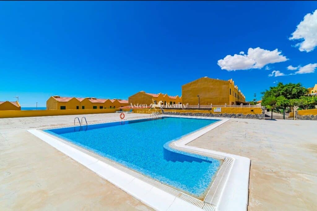 Town House for sale in Las Chafiras