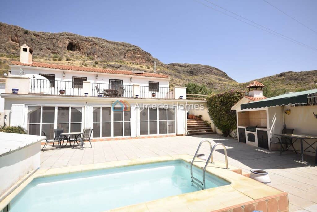 Country House for Sales in Cantoria