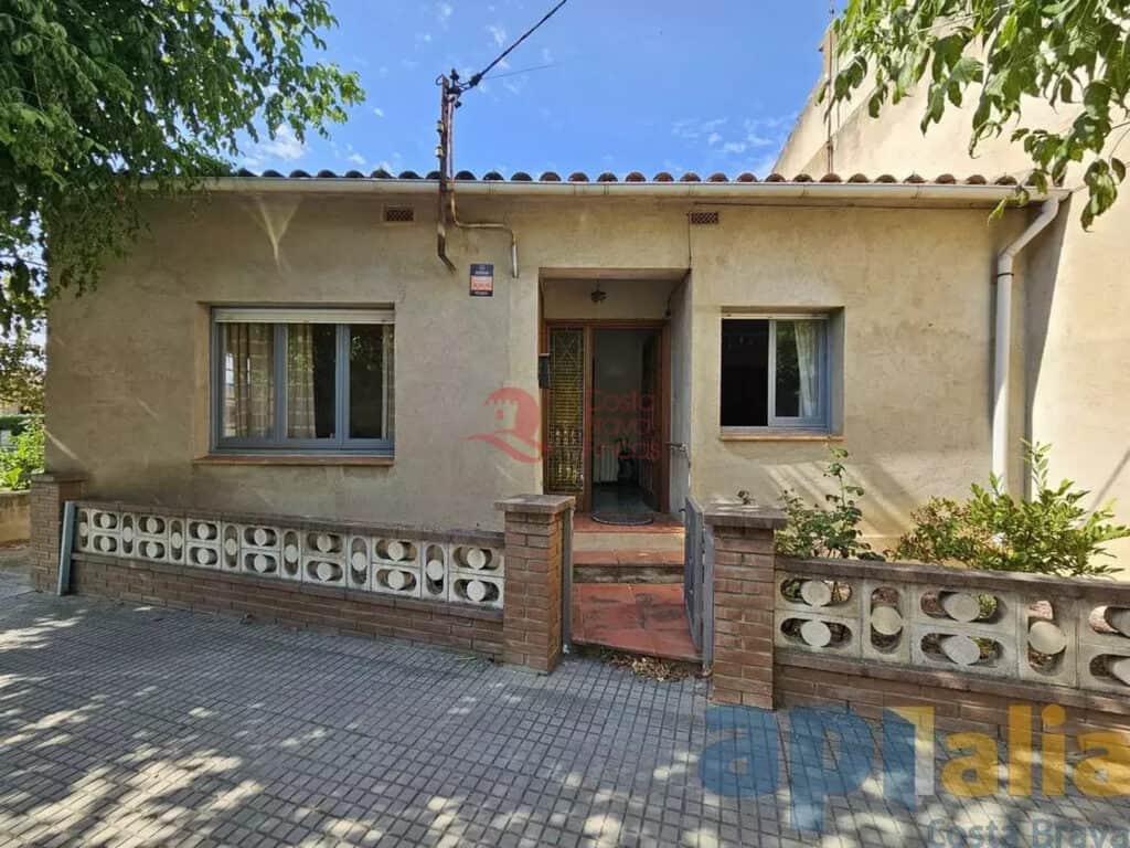 Town House for sale in Caldes de Malavella