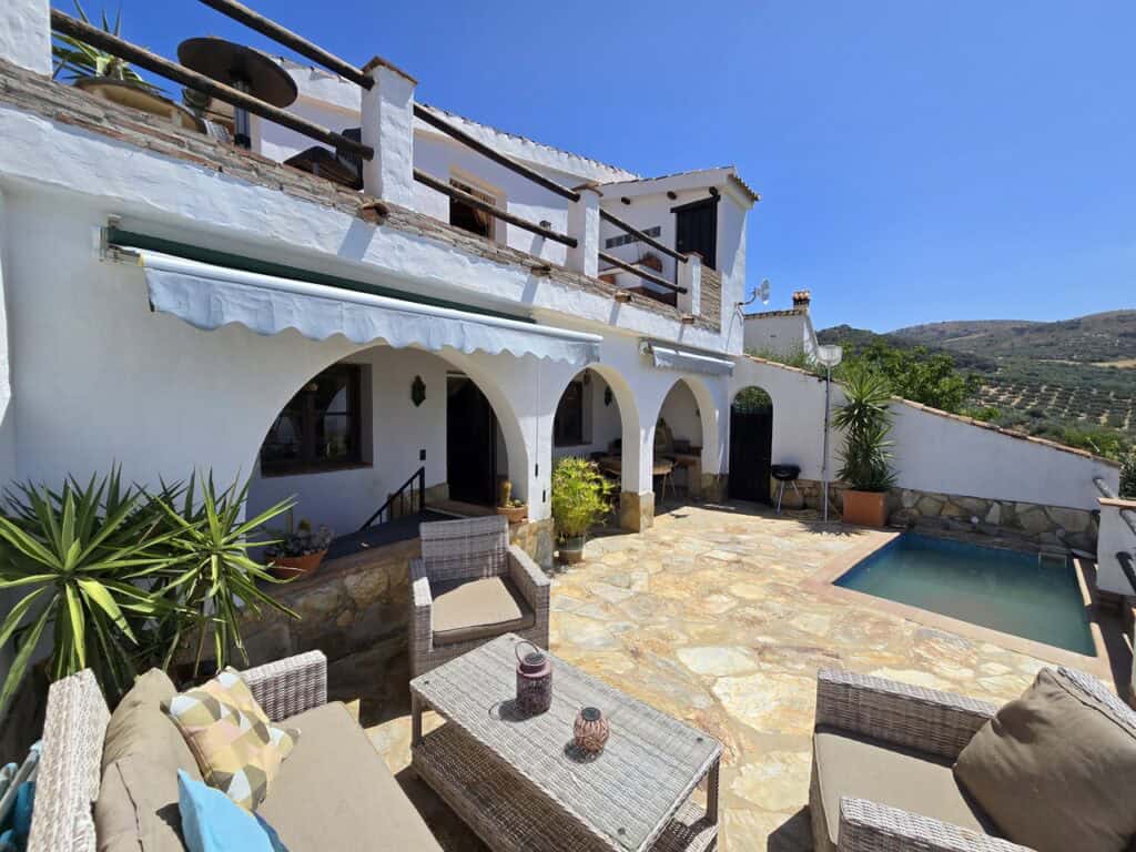 villa for sale in Periana