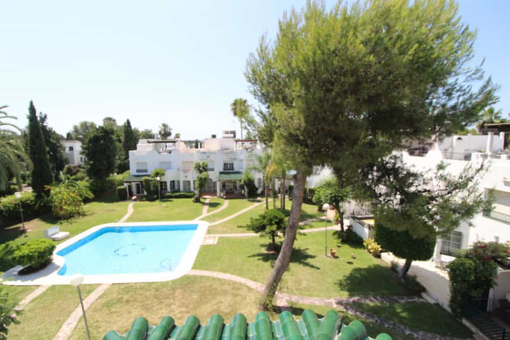 town house for Sales in Nueva Andalucia