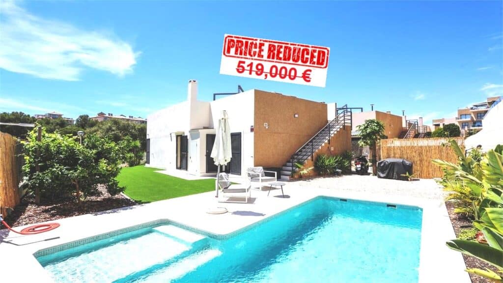 villa for Sales in Beach Villa La Zenia