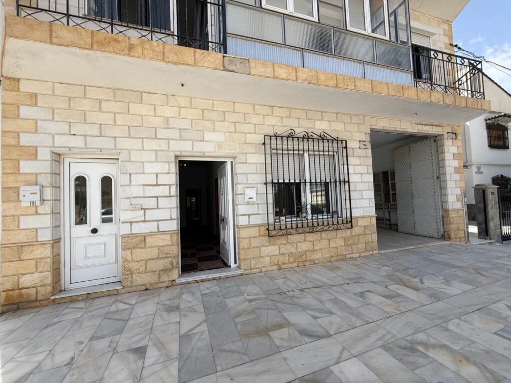Town House for Sales in Cantoria