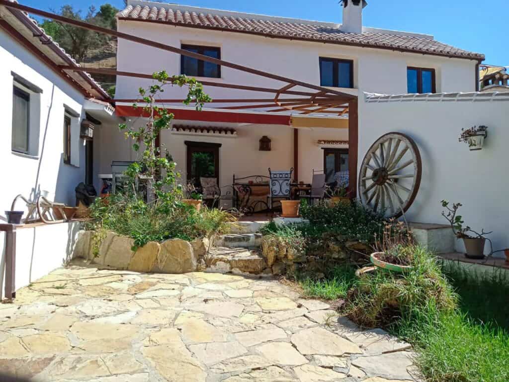 Country House for sale in Casares