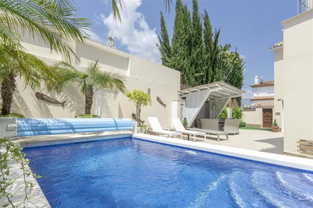 Villa for sale in  Malaga