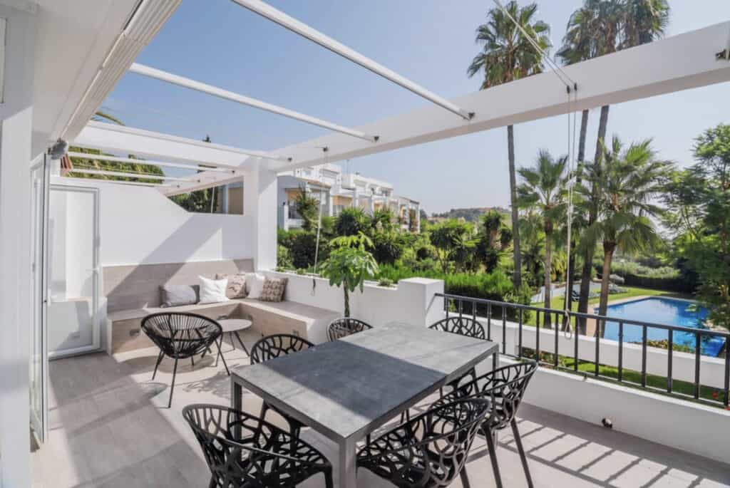 Apartment in Benahavis
