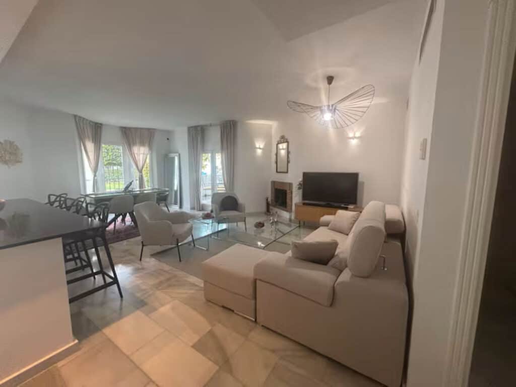 Apartment for sale in Nueva Andalucia Malaga