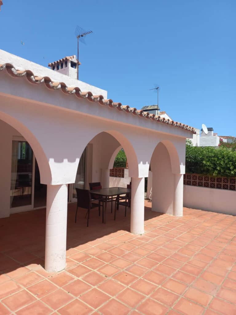 Villa for Sales in La Duquesa
