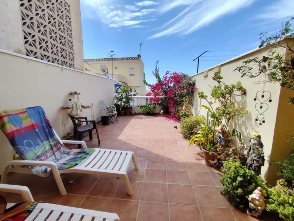  Granada