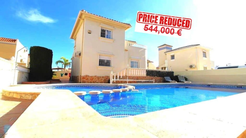 villa for Sales in Orihuela Costa La Zenia