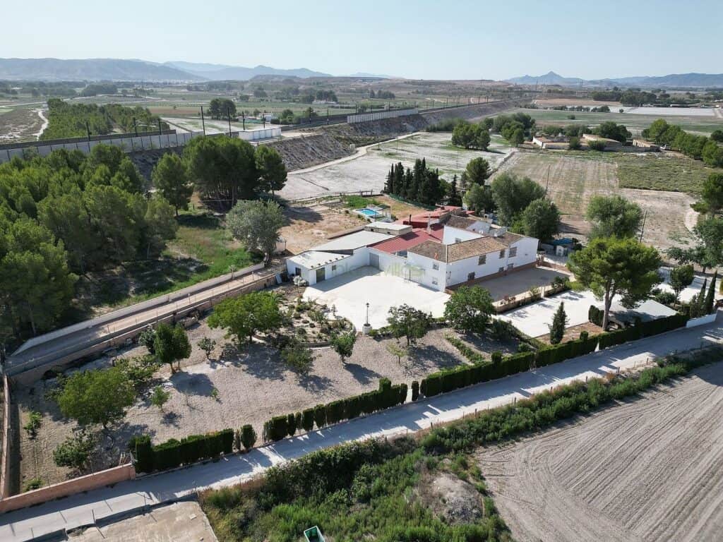 Villa for sale in Villena