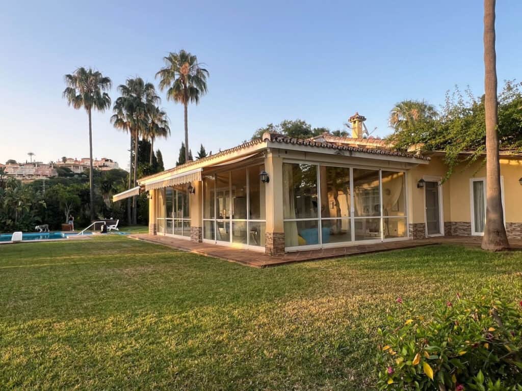 villa for Sales in Elviria