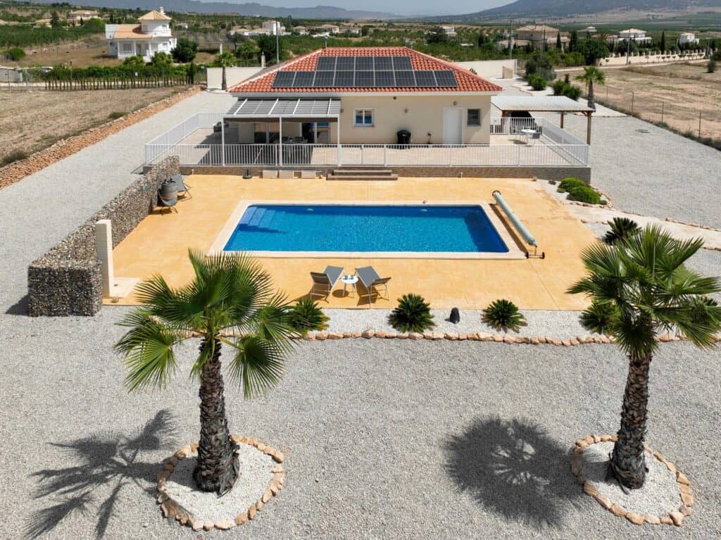 Villa for sale in Pinoso
