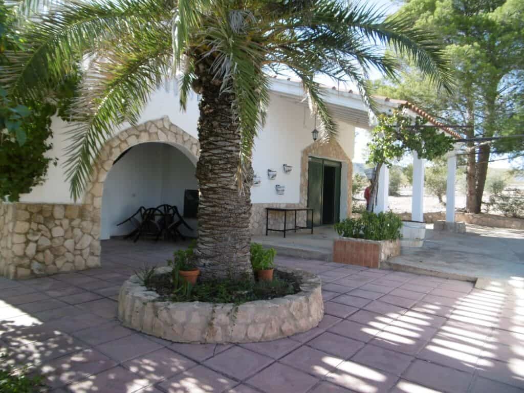Villa for sale in Yecla