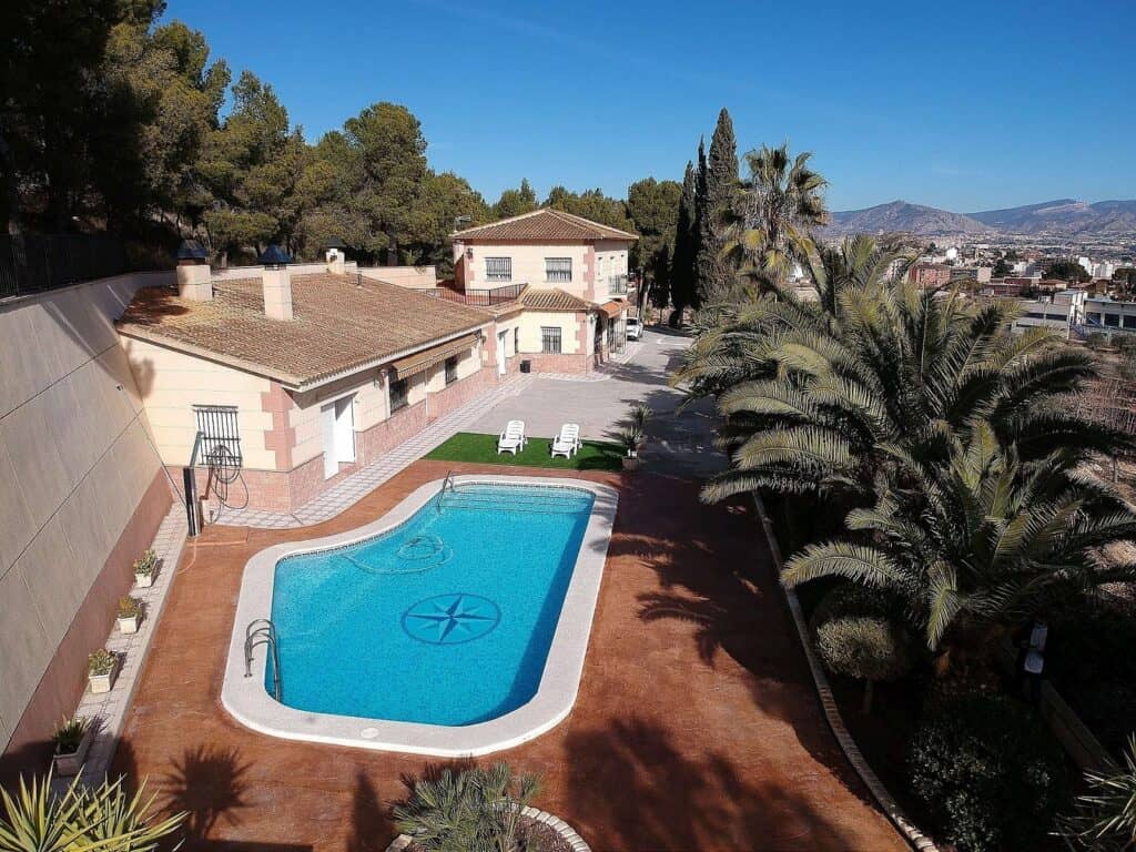Villa for sale in Monovar